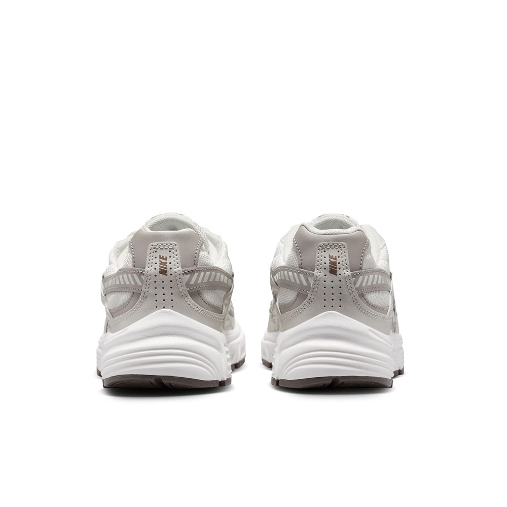 ナイキ（NIKE）（レディース）スニーカー スポーツシューズ イニシエーター IB4339-001