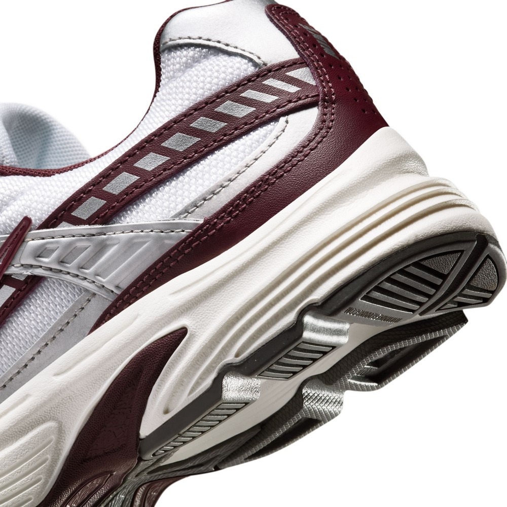 ナイキ（NIKE）（レディース）スニーカー スポーツシューズ イニシエーター IB4688-111