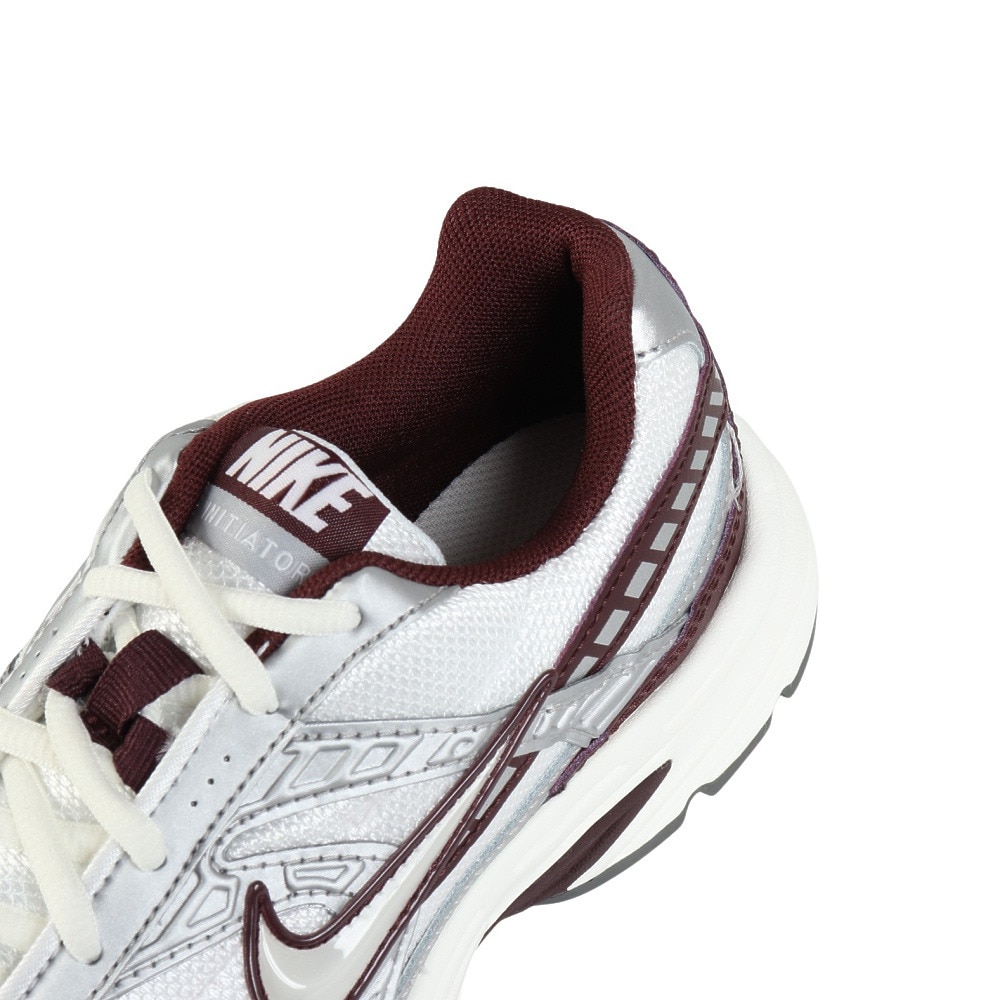 ナイキ（NIKE）（レディース）スニーカー スポーツシューズ イニシエーター エンジ IB4688-111 スポーツ カジュアルシューズ クッション性