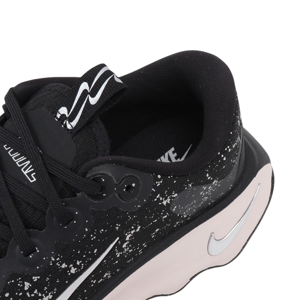 ナイキ（NIKE）（レディース）スニーカー スポーツシューズ モティバ