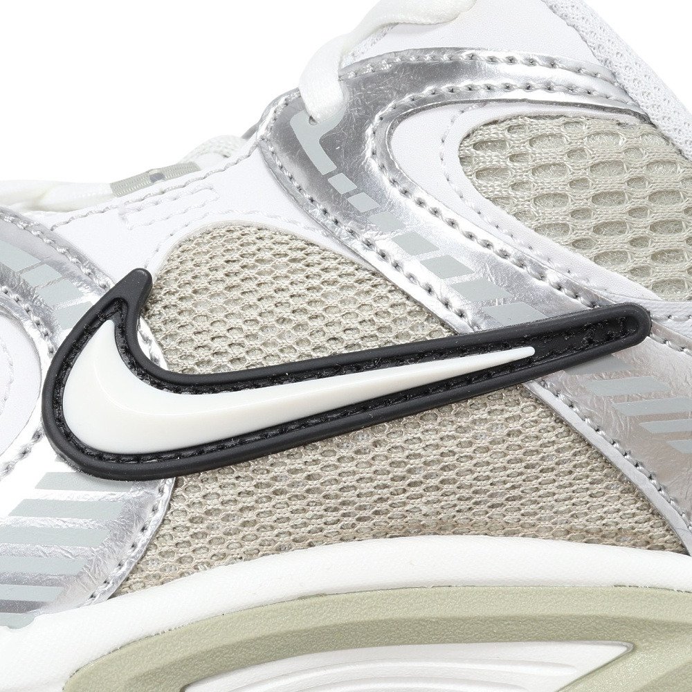ナイキ（NIKE）（レディース）スニーカー スポーツシューズ V5 RNR
