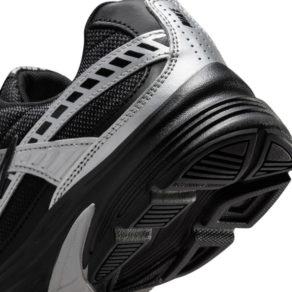 ナイキ（NIKE）（レディース）スニーカー スポーツシューズ イニシエーター ブラック IO7597-001 カジュアル シューズ