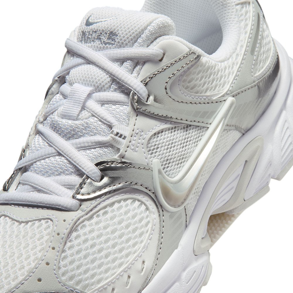ナイキ（NIKE）（レディース）スニーカー スポーツシューズ V5 RNR