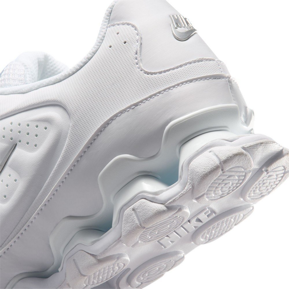 ナイキ（NIKE）（レディース）スニーカー スポーツシューズ REAX 8 NSW