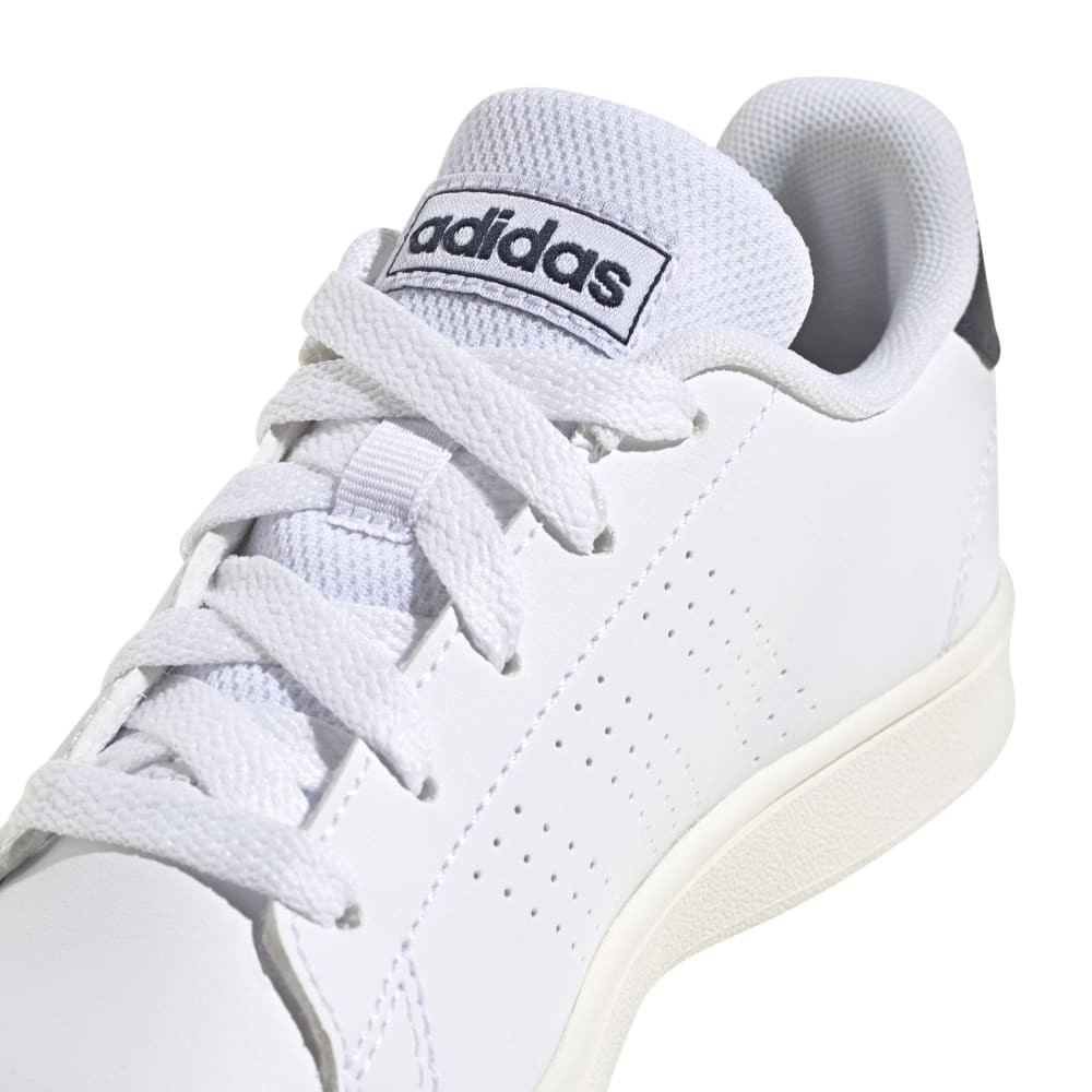 アディダス（adidas）（レディース）スニーカー キッズ アドバンコート ライフスタイル レース GW6487 スポーツシューズ ジュニア 紐靴 通学 学校