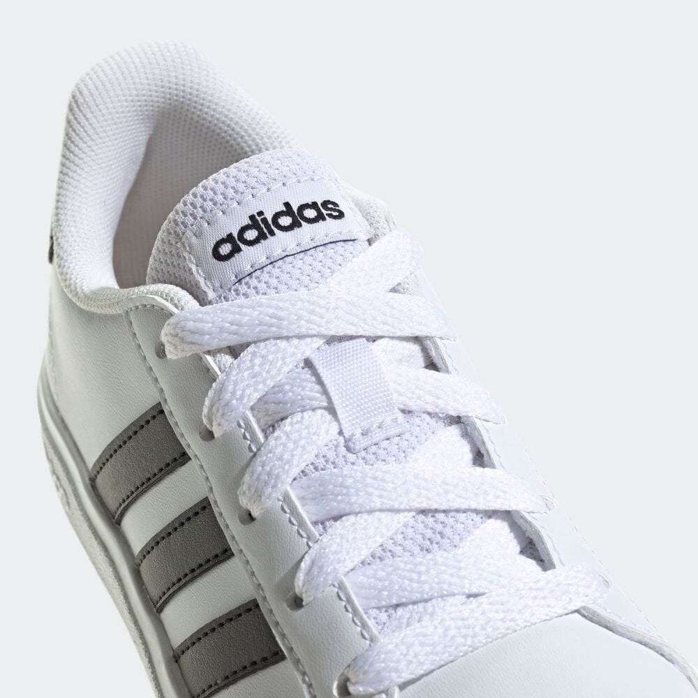 アディダス（adidas）（キッズ）ジュニアスニーカー グランドコート ホワイト ブラック GW6511 スポーツ シューズ ライフスタイル テニス レースアップ 通学