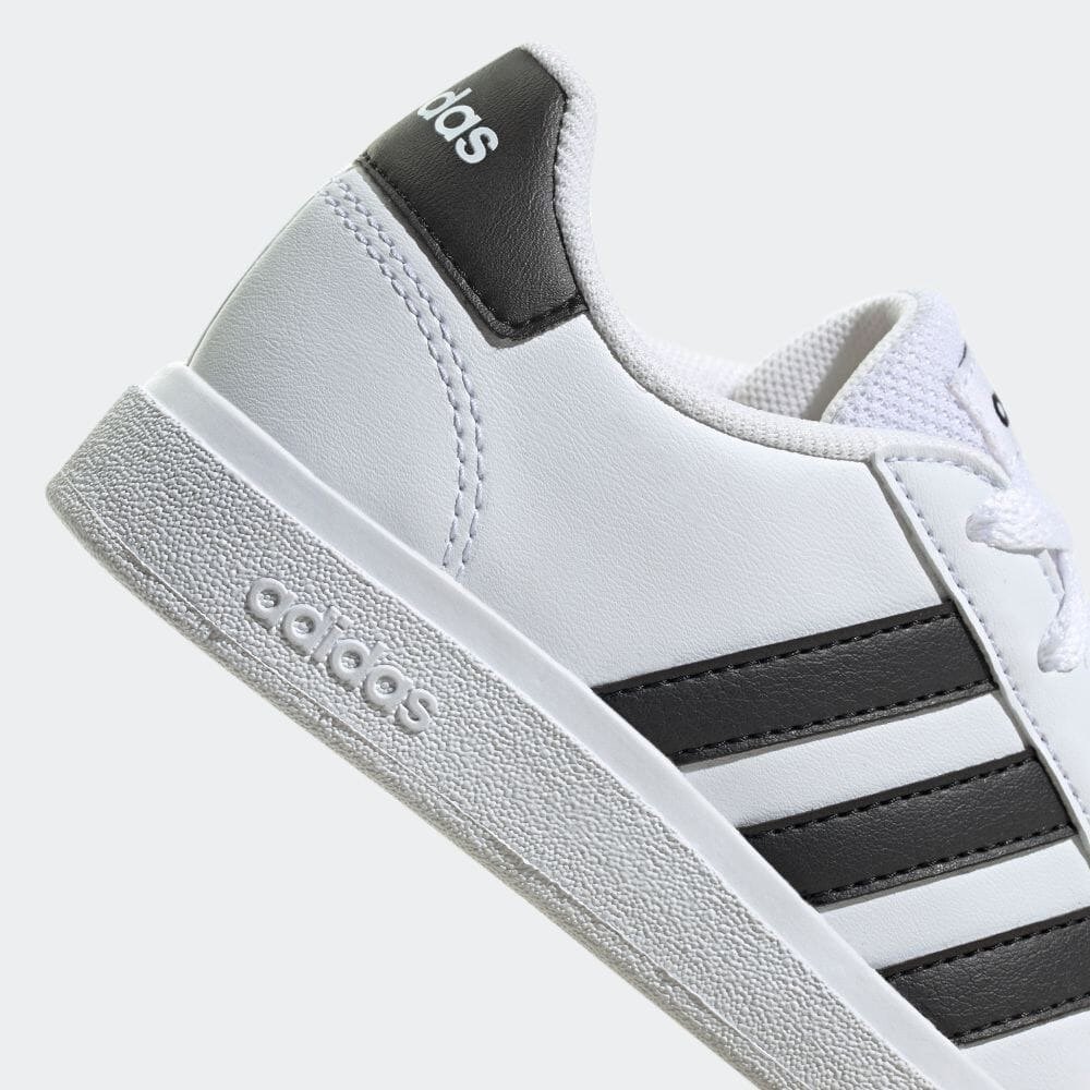 アディダス（adidas）（キッズ）ジュニアスニーカー グランドコート ホワイト ブラック GW6511 スポーツ シューズ ライフスタイル テニス レースアップ 通学