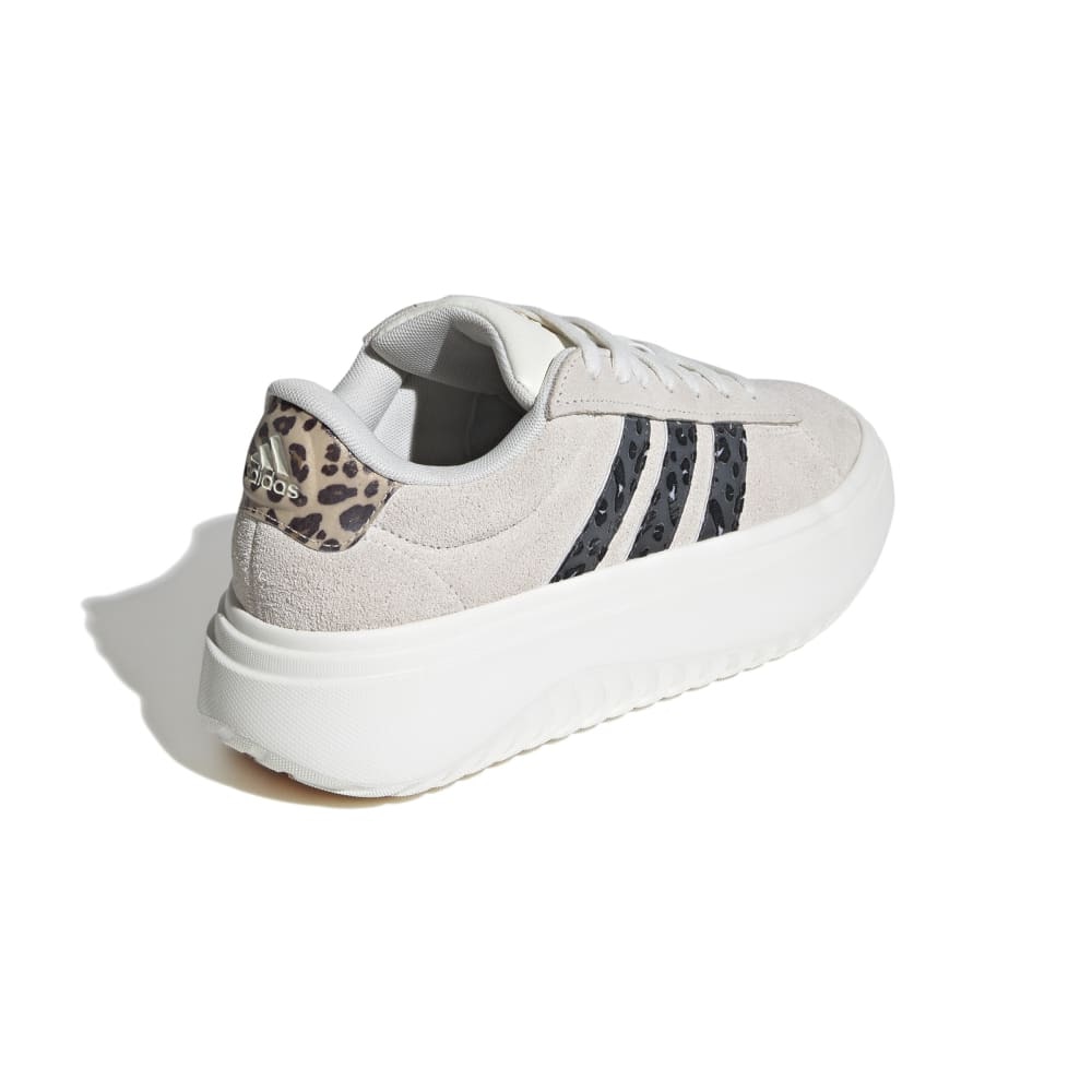 アディダス（adidas）（レディース）スニーカー グランドコートプラットフォームスウェード ライトグレー IE3620 カジュアル スポーツシューズ 厚底 登校 通学