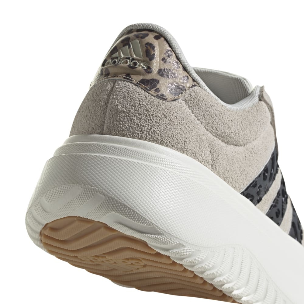 アディダス（adidas）（レディース）スニーカー グランドコートプラットフォームスウェード ライトグレー IE3620 カジュアル スポーツシューズ 厚底 登校 通学