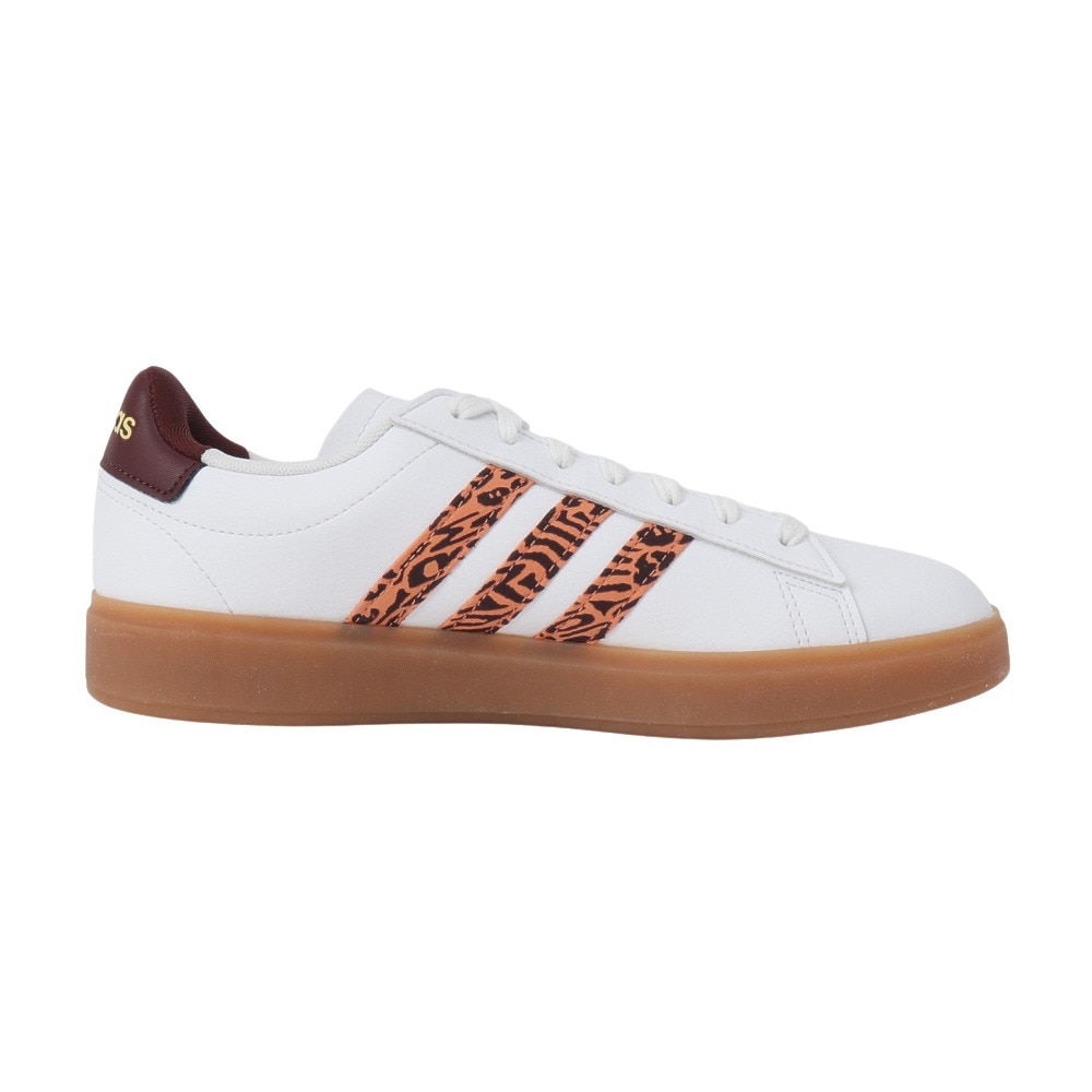 アディダス（adidas）（レディース）スニーカー グランドコート2.0 ホワイト ブラウン IH7763 スポーツシューズ タウン 普段履き クッション性 リサイクル