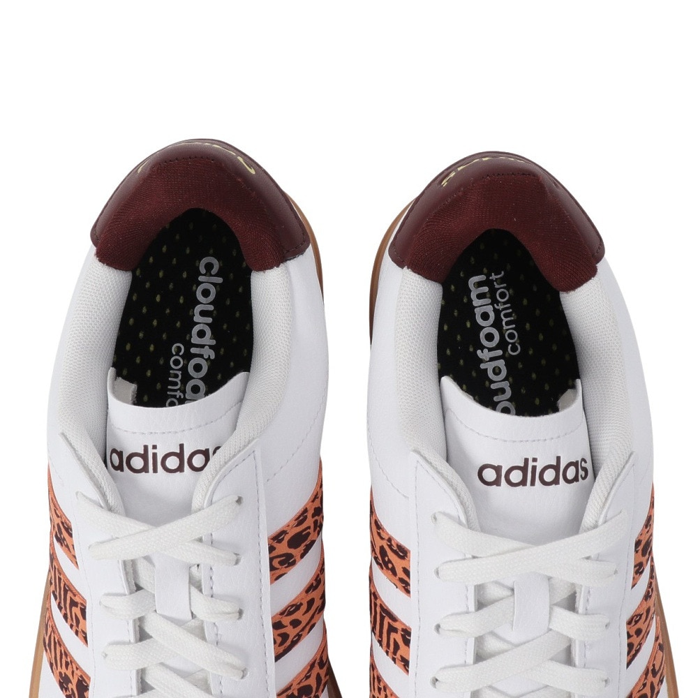 アディダス（adidas）（レディース）スニーカー グランドコート2.0 ホワイト ブラウン IH7763 スポーツシューズ タウン 普段履き クッション性 リサイクル