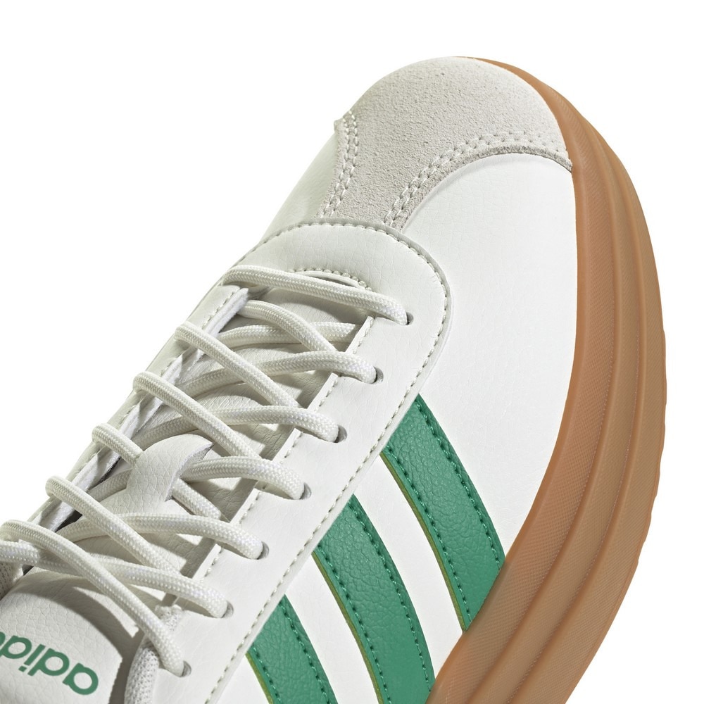 アディダス（adidas）（レディース）スニーカー スポーツシューズ VL コートボールド ホワイト グリーン JQ7832 スポーツ カジュアルシューズ 厚底
