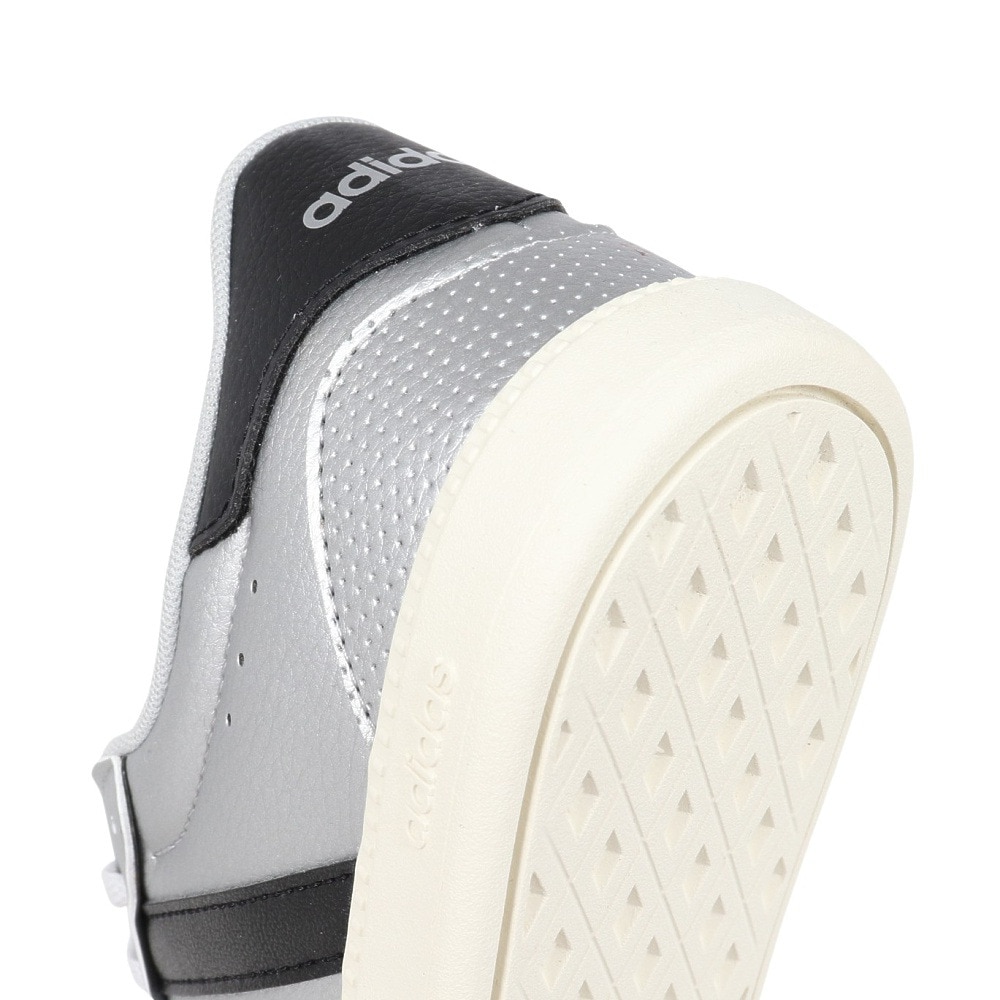 アディダス（adidas）（レディース）スニーカー スポーツシューズ ブレイクネット スリーク シルバー JQ8263 スポーツ カジュアルシューズ