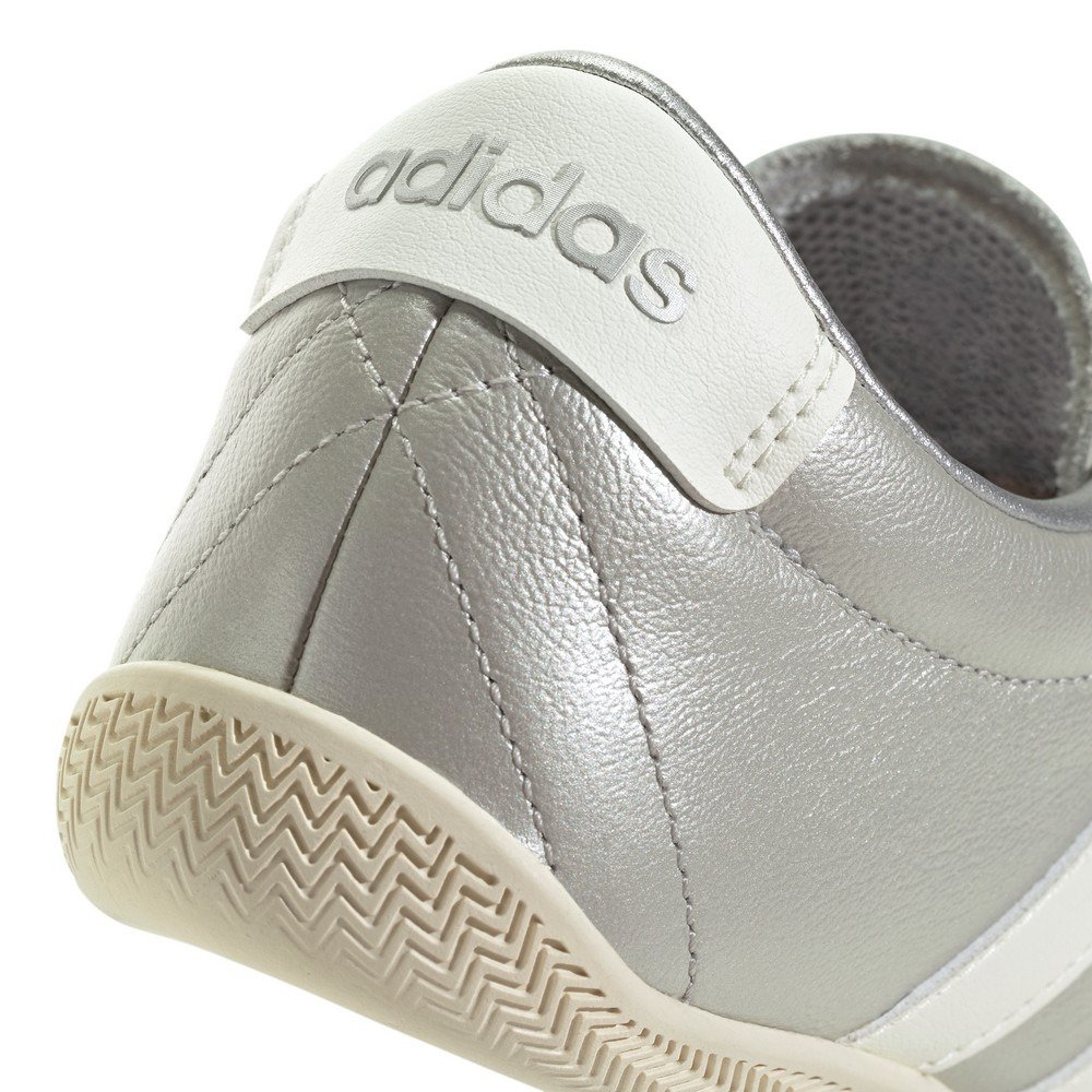 アディダス（adidas）（レディース）スニーカー スポーツシューズ グランドコート ロー シルバー ホワイト OOV27-JQ7243 スポーツ カジュアル シューズ