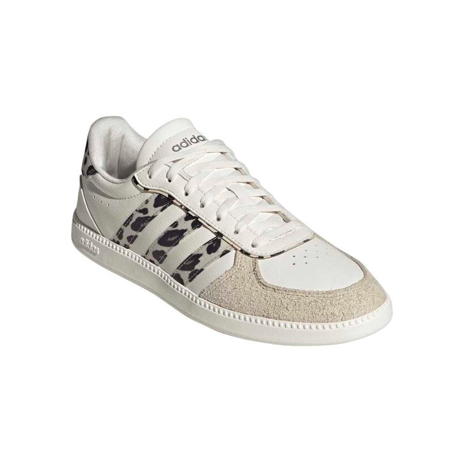 アディダス（adidas）（レディース）スニーカー スポーツシューズ