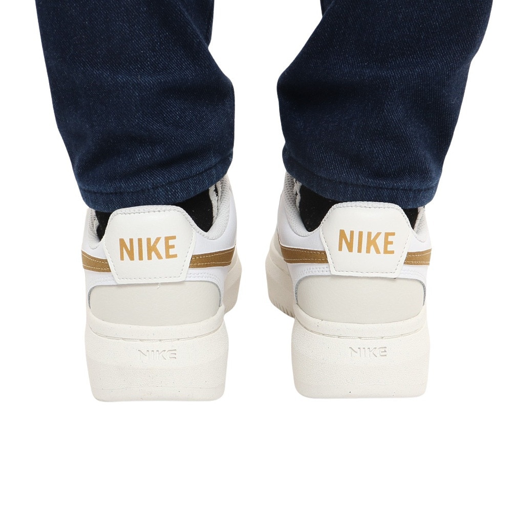 ナイキ（NIKE）（レディース）スニーカー レディース 白 ウィメンズ コートビジョン アルタ ホワイト クリーム DZ5394100 厚底