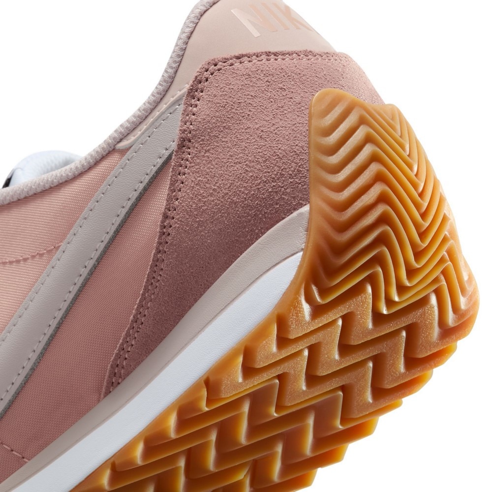 ナイキ（NIKE）（レディース）スニーカー スポーツシューズ パシフィック サーモンピンク HM4771-603 スポーツ カジュアルシューズ 耐久性