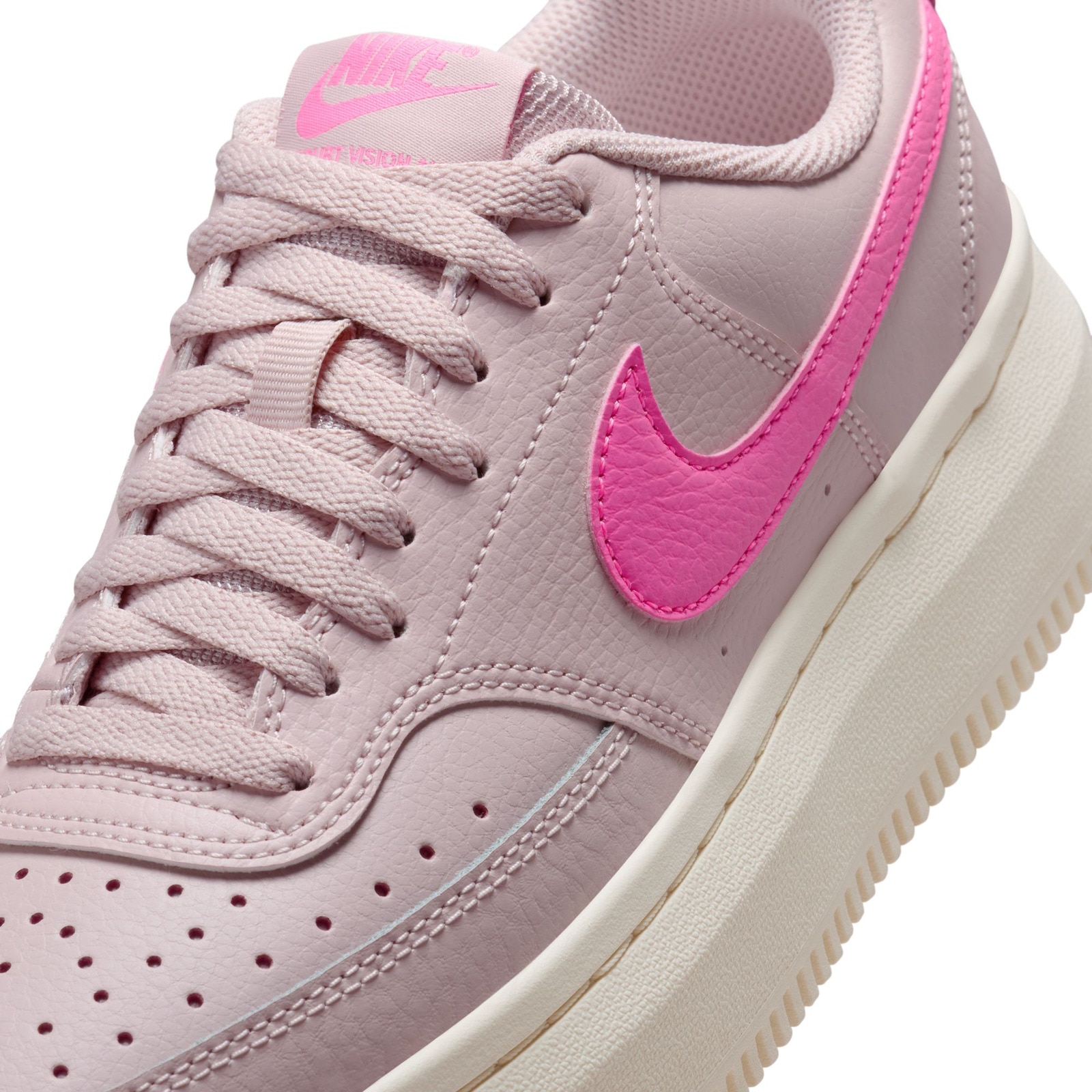 ナイキ（NIKE）（レディース）スニーカー スポーツシューズ コート ビジョン アルタ LTR DM0113-601