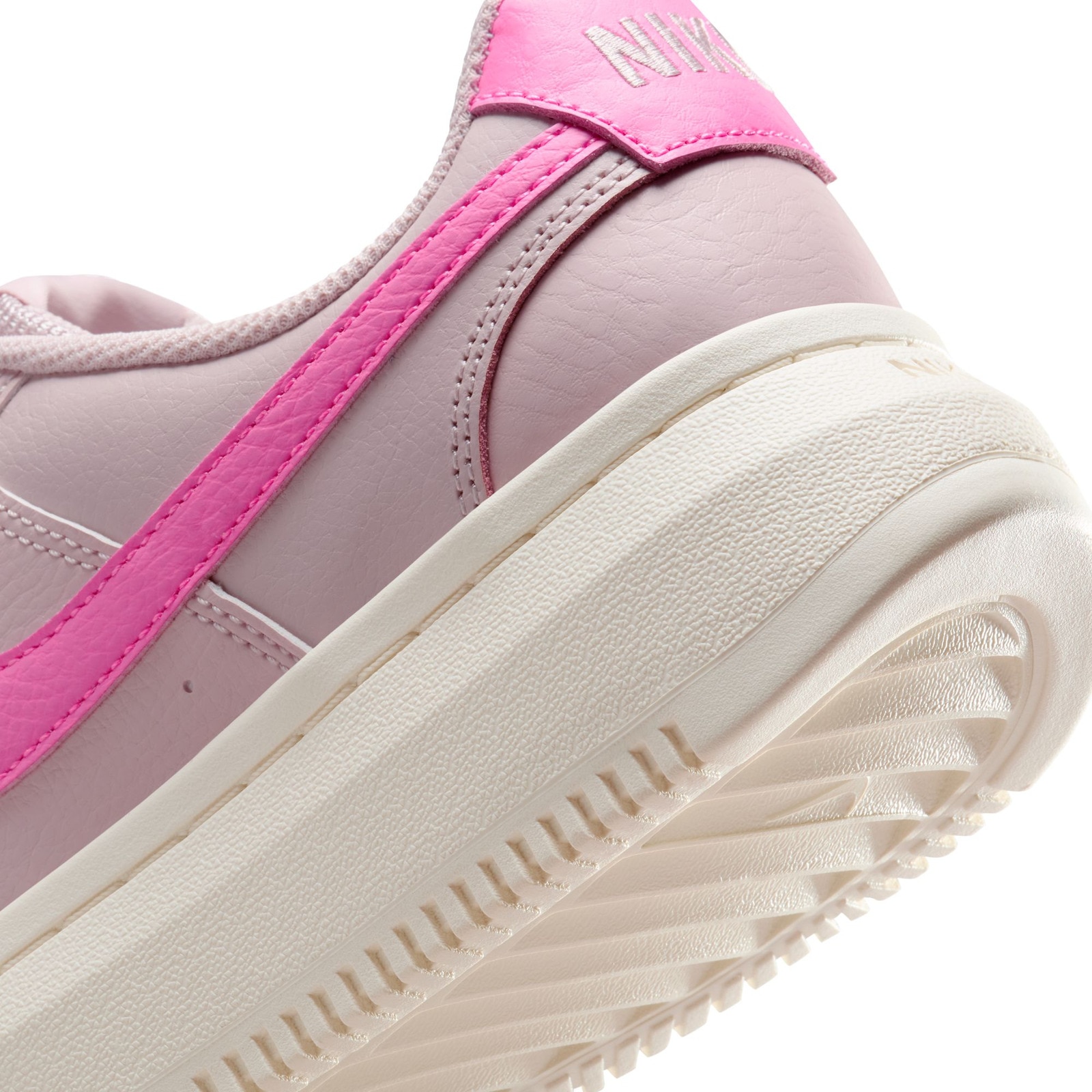 ナイキ（NIKE）（レディース）スニーカー スポーツシューズ コート ビジョン アルタ LTR DM0113-601