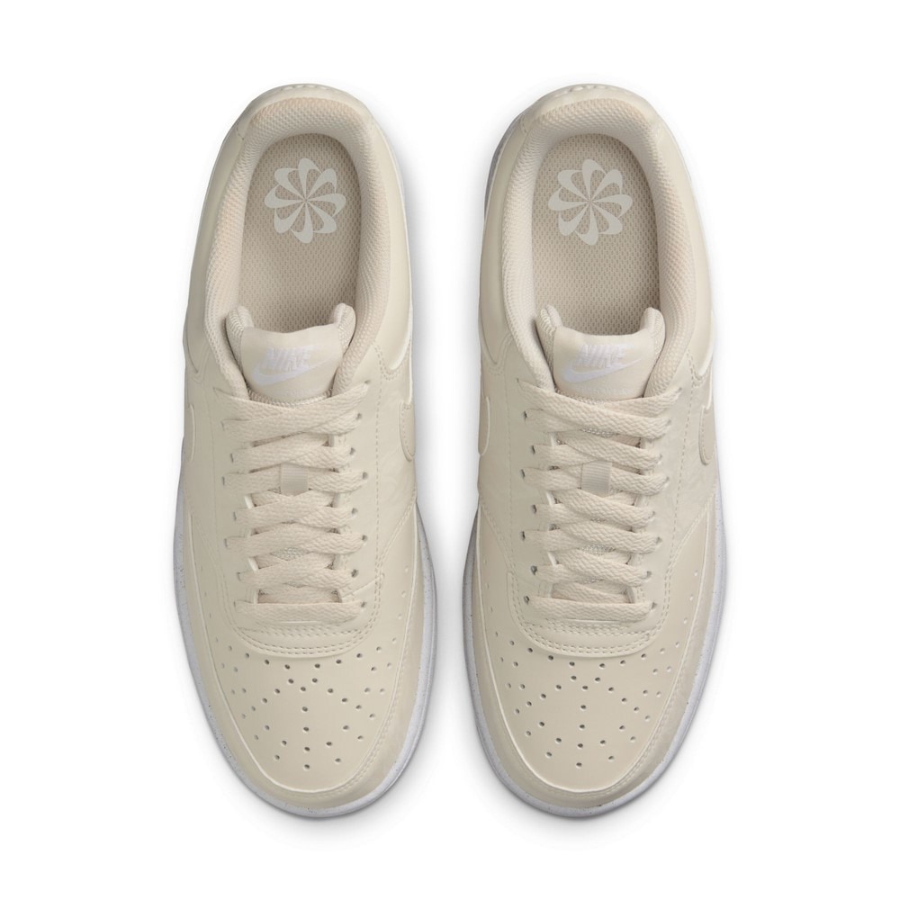ナイキ（NIKE）（レディース）スニーカー スポーツシューズ コート ビジョン LO NN ベージュ HQ4377-100 スポーツ カジュアルシューズ 耐久性
