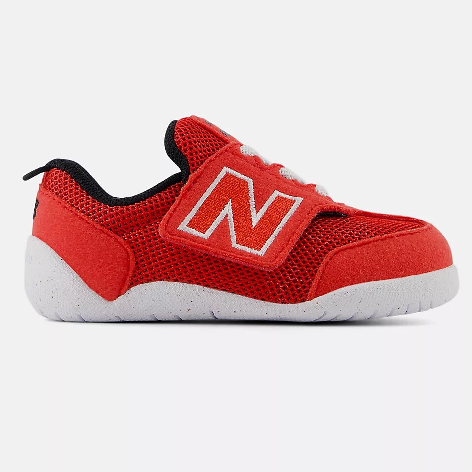 ニューバランス（new balance）（キッズ）ジュニアスニーカー ボーイズ スポーツシューズ NEW-B FIRST NW1STRD W
