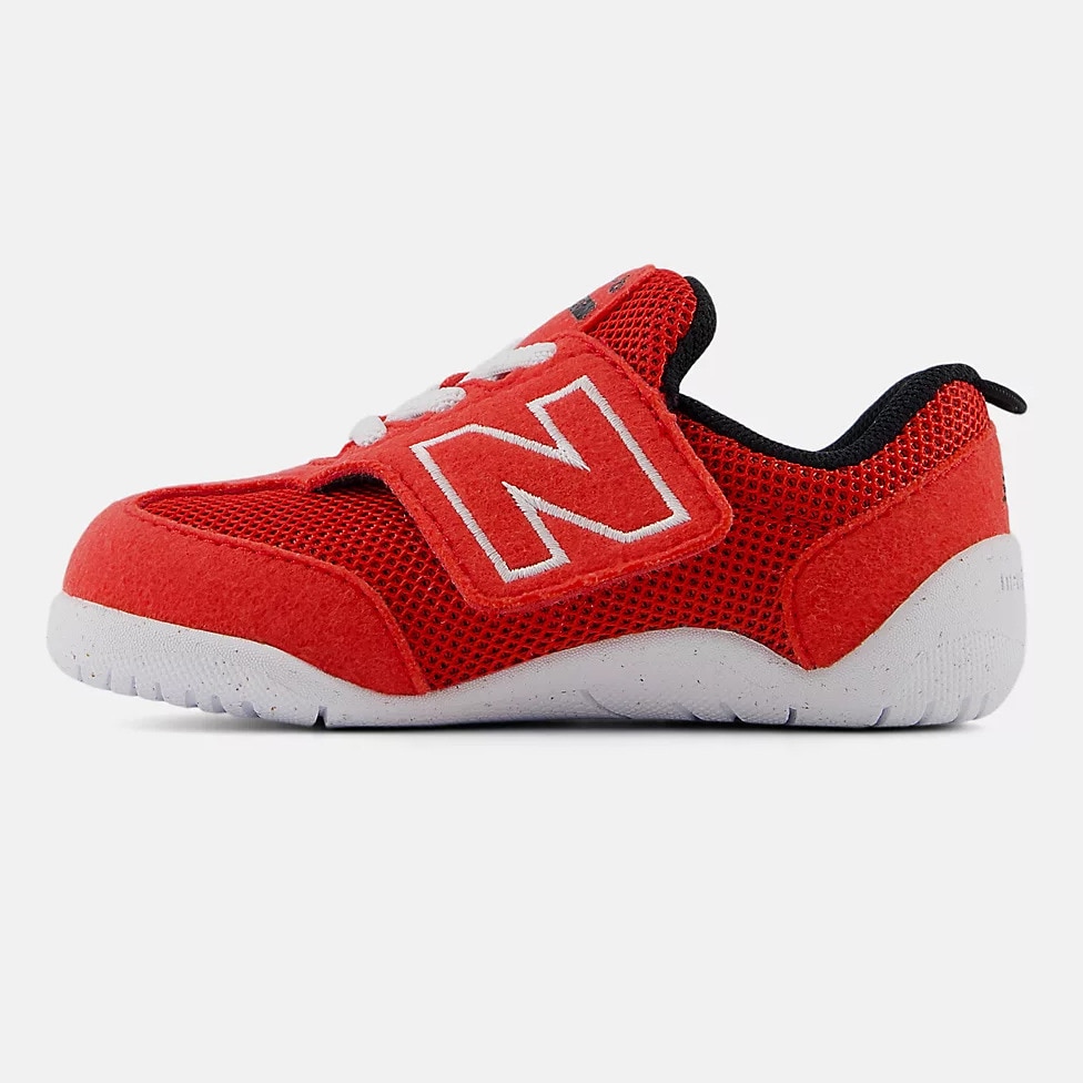 ニューバランス（new balance）（キッズ）ジュニアスニーカー ボーイズ スポーツシューズ NEW-B FIRST NW1STRD W