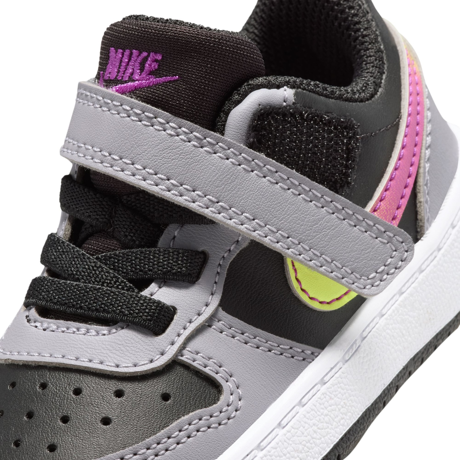 ナイキ（NIKE）（キッズ）ジュニアスニーカー ボーイズ スポーツシューズ コート ボロー LOW リクラフト TD IO6964-001
