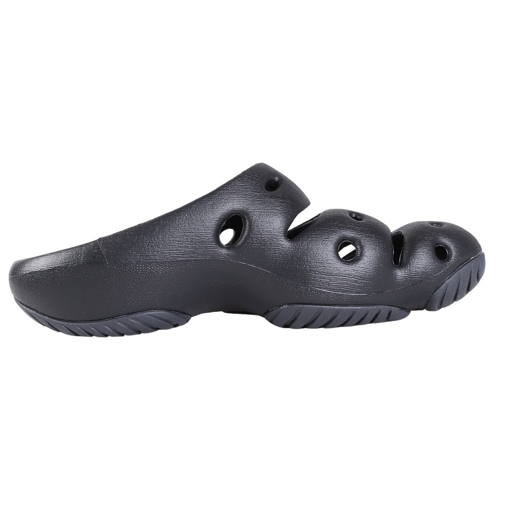 キーン（KEEN）（メンズ）サンダル ヨギ ブラック 1028957 シャワーサンダル 軽量 クッション性 通気性 抗菌防臭加工 タウン レジャー プール