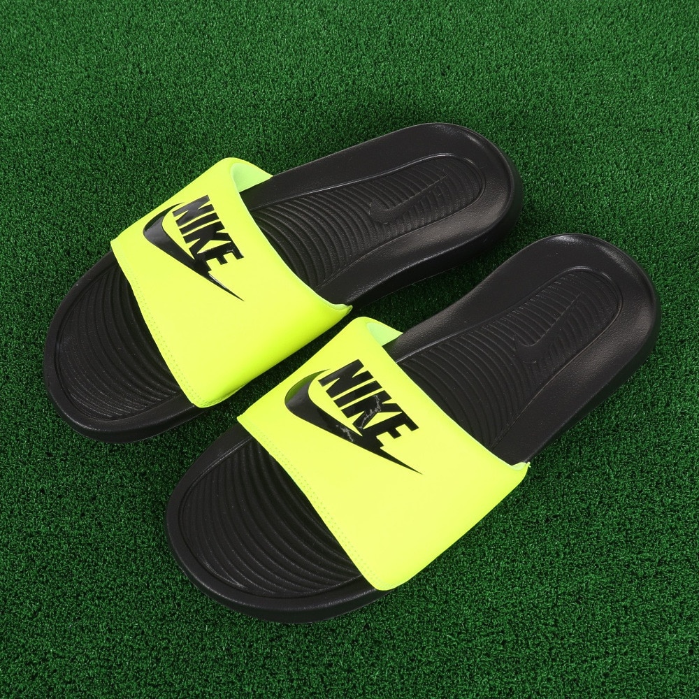 ナイキ（NIKE）（メンズ）シャワーサンダル ビクトリー ワン スライド CN9675-015 プール ビーチ タウン レジャー 軽量