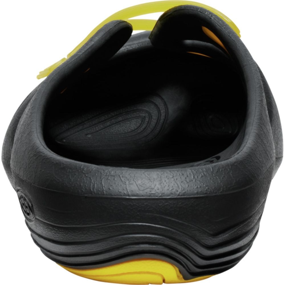 キーン（KEEN）（メンズ、レディース）スポーツサンダル ヨギーズ ブラック イエロー 1029369 シャワーサンダル レジャー アウトドア 軽量 フィット感 耐久性