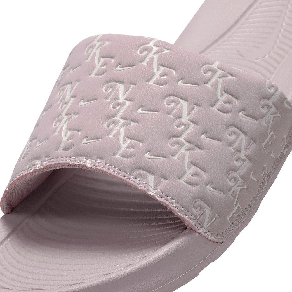 ナイキ（NIKE）（レディース）シャワーサンダル ビクトリー ワン スライド HQ7022-602