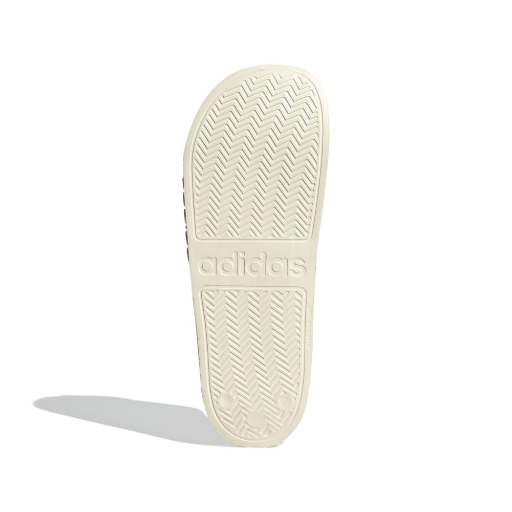 アディダス（adidas）（メンズ、レディース）サンダル アディレッタ シャワー サンダル  オフホワイト IG8776 スリッポン タウン プール 軽量