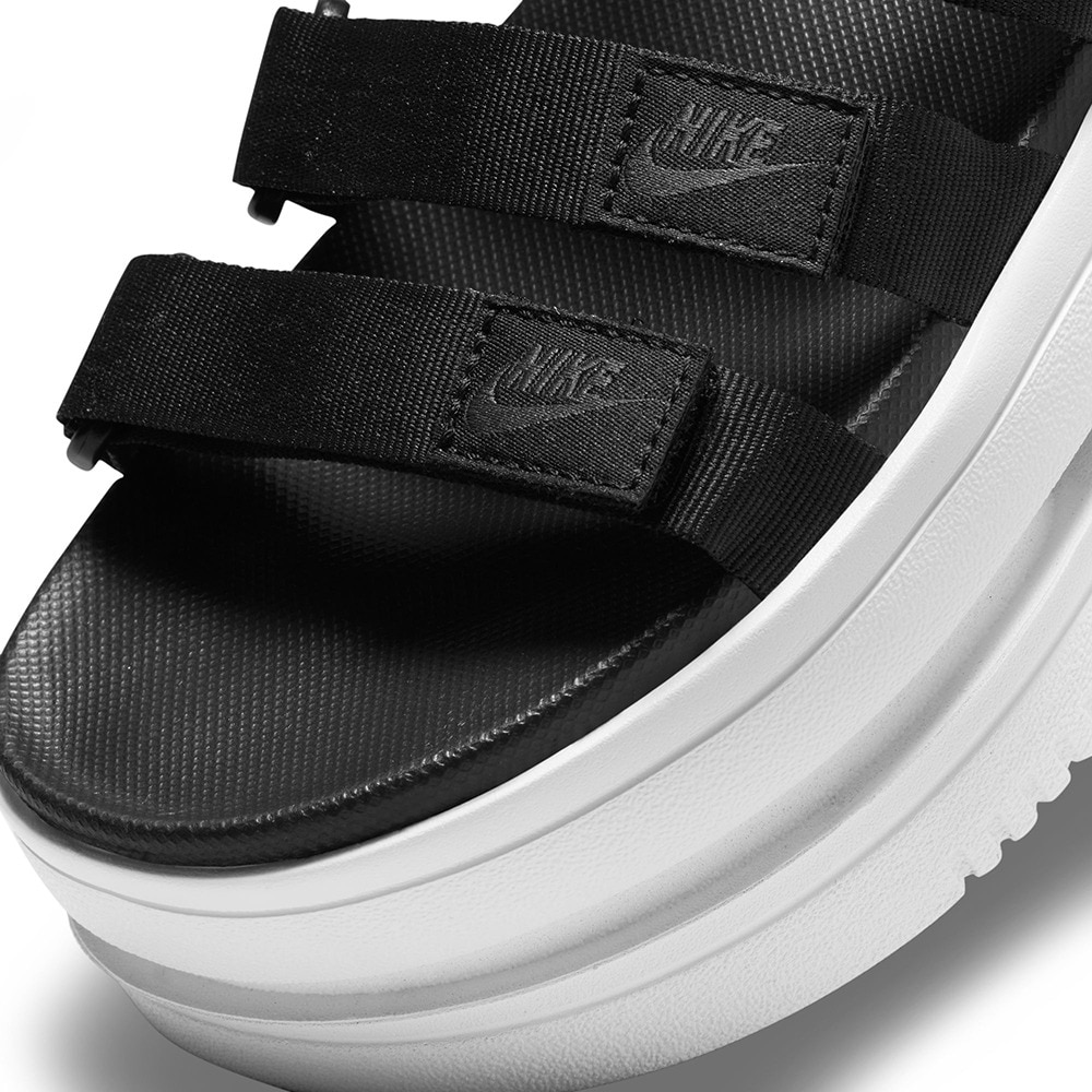 ナイキ（NIKE）（レディース）サンダル ウィメンズ アイコンクラシックサンダル ブラック DH0223-001 厚底 面ファスナー レジャー 街履き ビーチ 快適 耐久性
