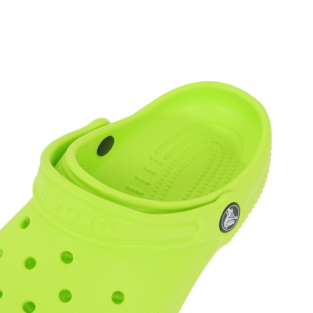 クロックス（crocs）（キッズ）スポーツサンダル クラシック クロッグ キッズ Lime フラッシュグリーン 206991-3UH-2023 レジャー プール 軽量