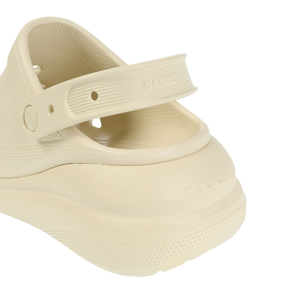 クロックス（crocs）（レディース）スポーツサンダル クラッシュ クロッグ 207521-2Y2-2023 シャワサン レジャー プール ビーチ タウン 厚底