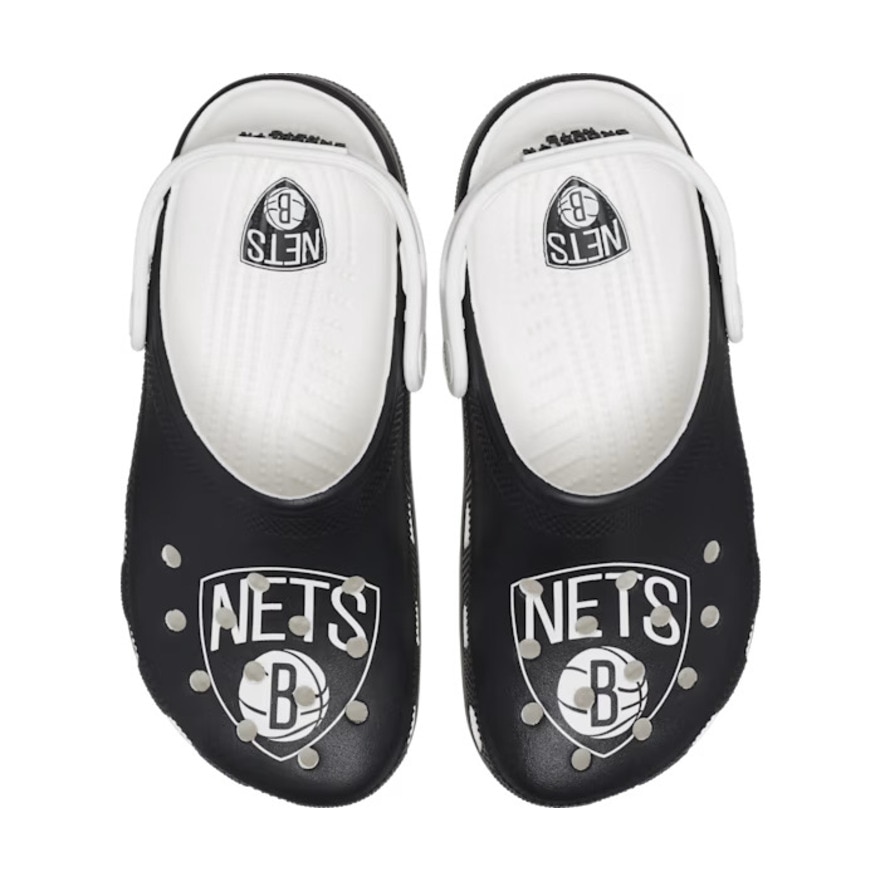 クロックス（crocs）（メンズ、レディース）サンダル NBA ブルックリン ネッツ クラシック クロッグ 208651-103-2023