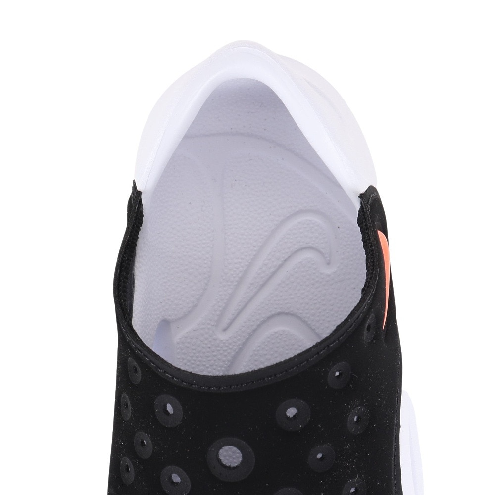 ナイキ（NIKE）（キッズ）サンダル アクア スウッシュ ブラック ホワイト FN0876-001  日常履き タウン レジャー プール 耐久性 クッション性