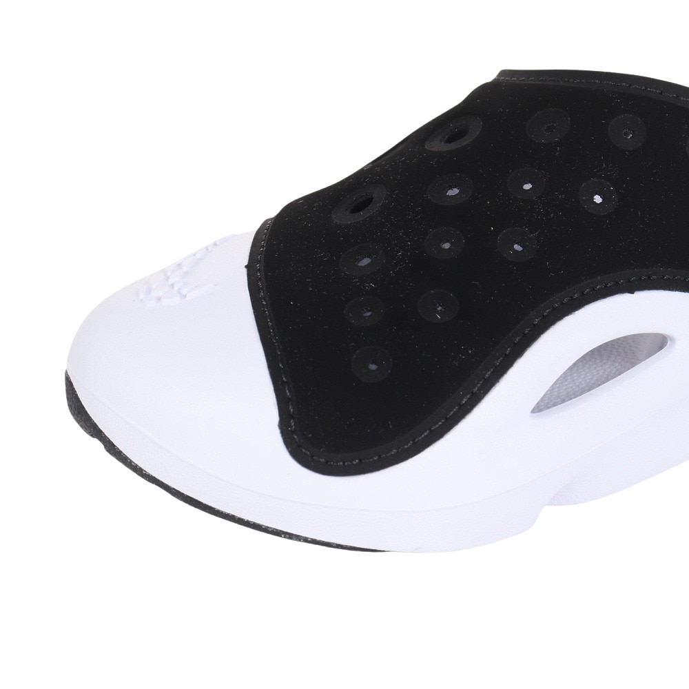 ナイキ（NIKE）（キッズ）サンダル アクア スウッシュ ブラック ホワイト FN0876-001  日常履き タウン レジャー プール 耐久性 クッション性