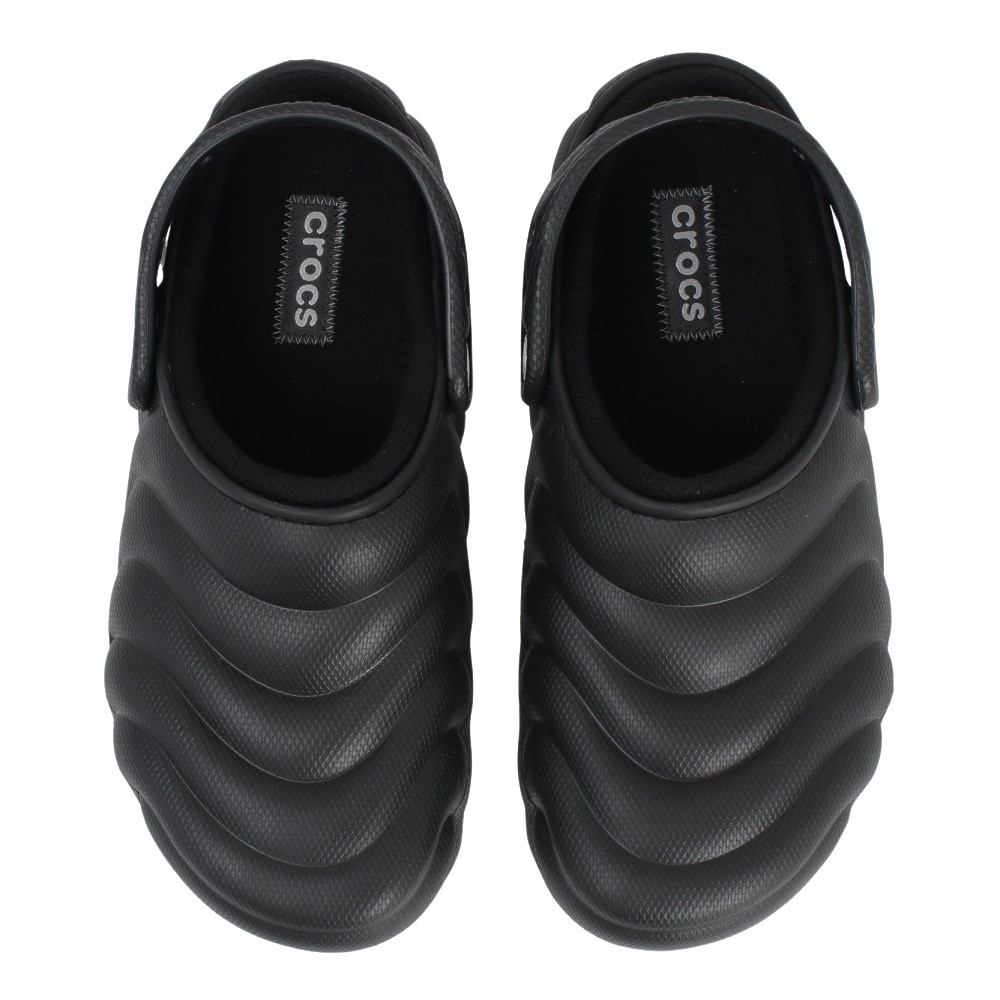 クロックス（crocs）（メンズ、レディース）サンダル クラシック ラインド オーバーパフ クロッグ 210059-001