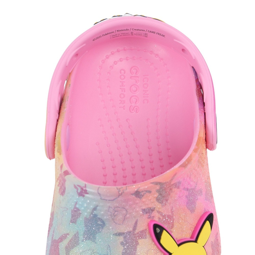 クロックス（crocs）（レディース、キッズ）サンダル ピカチュウ ピンク クラシック クロッグ 211229-90H