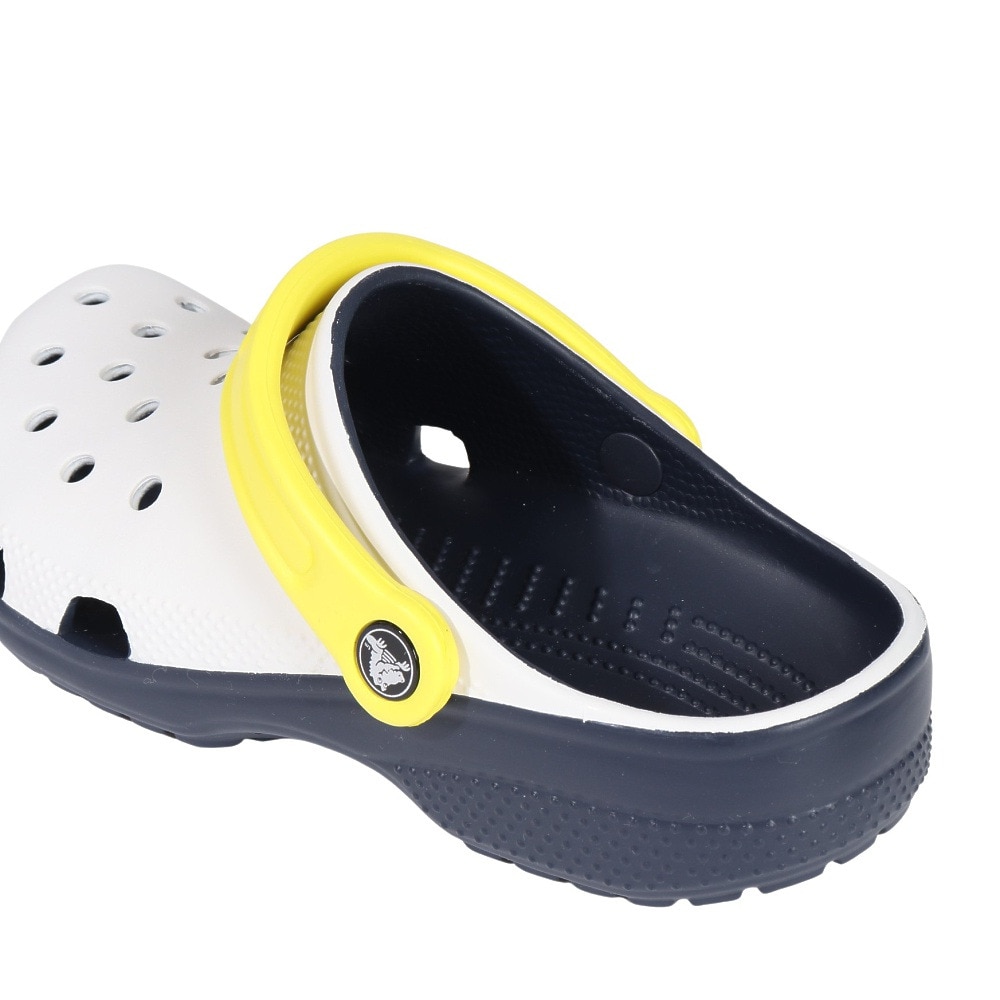 クロックス（crocs）（レディース、キッズ）サンダル レトロ スポーツ クロッグ 211258-100