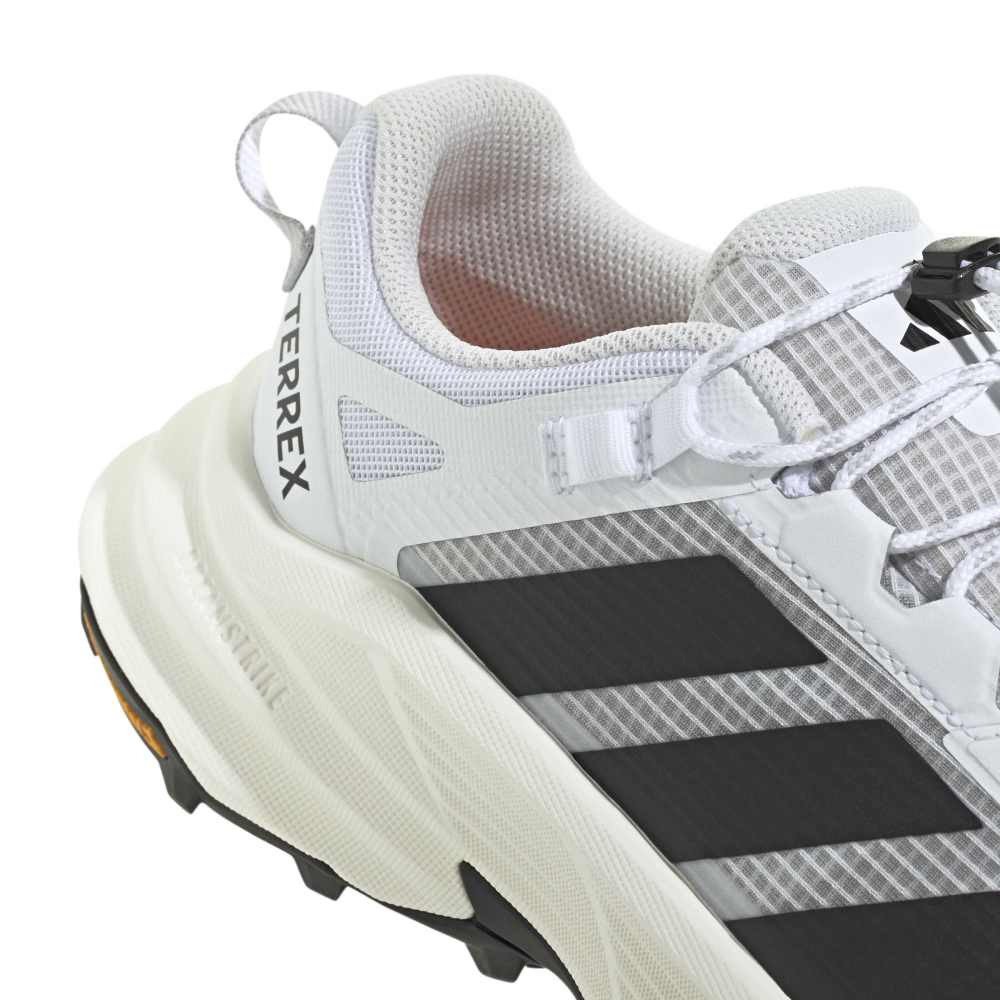 アディダス（adidas）（メンズ）カジュアルシューズ テレックス フリーハイカー SL ゴアテックス ハイキング ホワイト ブラック OQN91-KI5163 カジュアル 防水