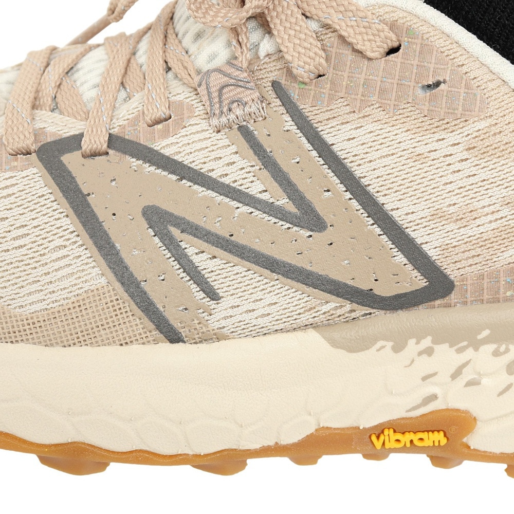 ニューバランス（new balance）（レディース）スニーカーフレッシュフォーム ヒエロ ベージュ WTHIERQ7B トレイルランニングシューズ タウンユース 山登道