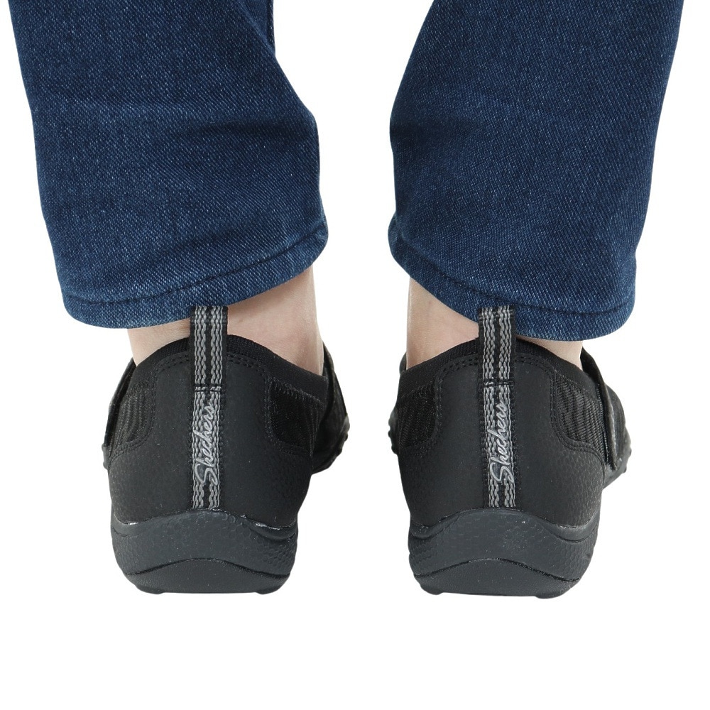 スケッチャーズ（SKECHERS）（レディース）カジュアルシューズ ブリース イージー レディー レーン 100264-BBK スニーカー タウン 通気性 軽量