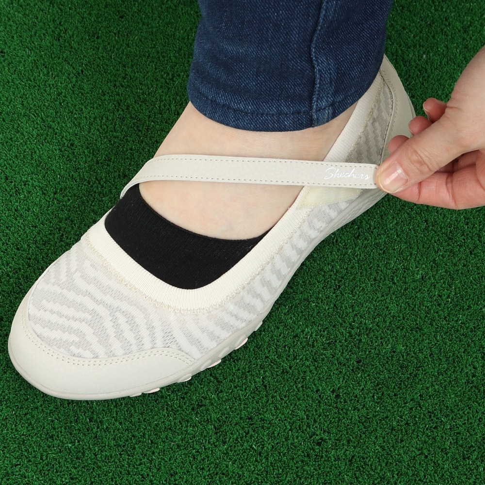スケッチャーズ（SKECHERS）（レディース）カジュアルシューズ ブリース イージー レディー レーン ベージュ 100264-NAT スニーカー タウン 通気性 軽量