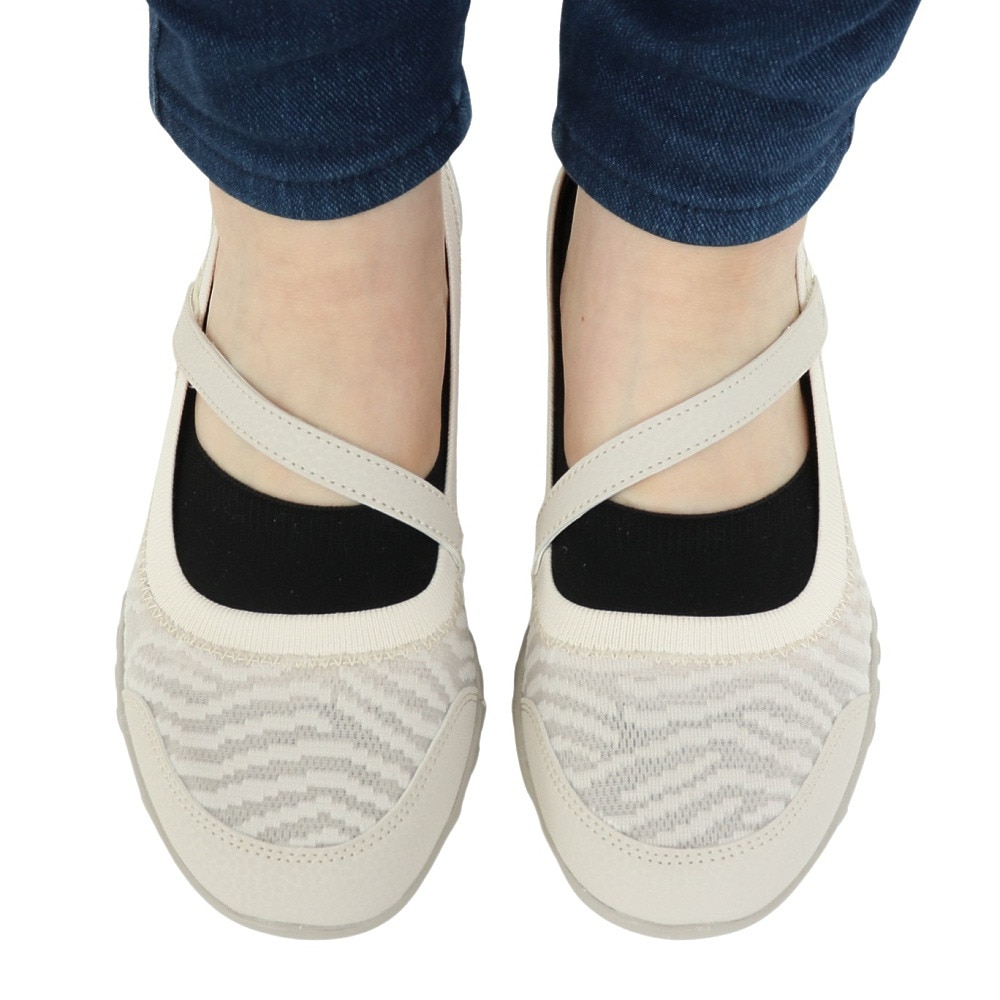スケッチャーズ（SKECHERS）（レディース）カジュアルシューズ ブリース イージー レディー レーン ベージュ 100264-NAT スニーカー タウン 通気性 軽量