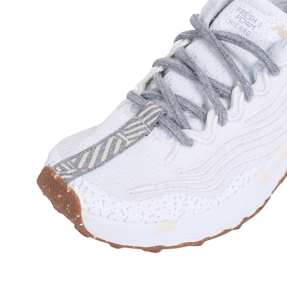 ニューバランス（new balance）（レディース）カジュアルシューズ フレッシュフォーム X ヒエロ v7 H7 ホワイト WTHIERH7B スニーカー トレイルラン0430