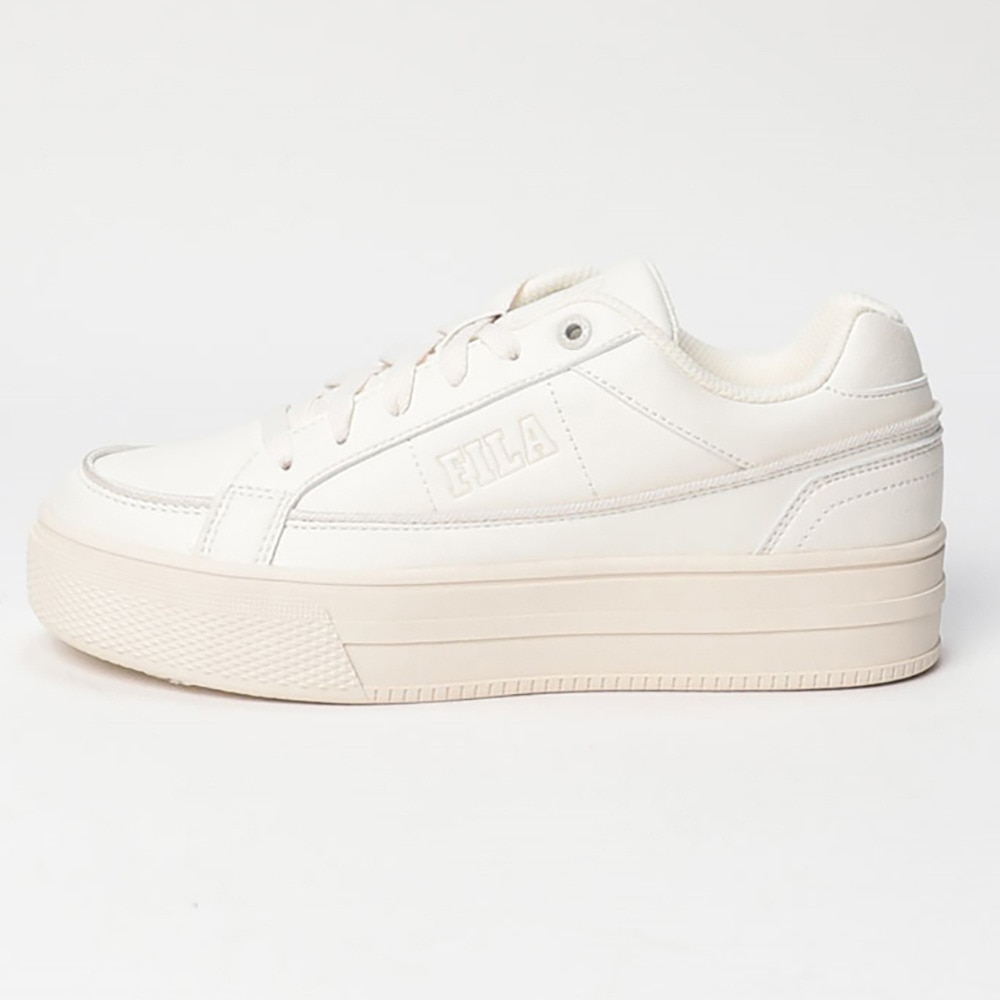 フィラ（FILA）（レディース）カジュアルシューズ インターフェア ベージュ 1TM01784E-920 スニーカー 厚底 タウン 日常履き デイリーユース