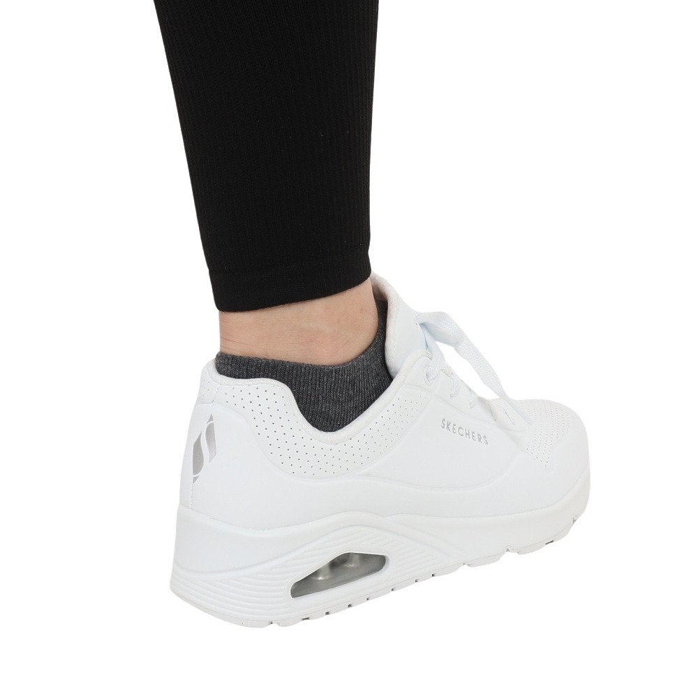 スケッチャーズ（SKECHERS）（レディース）カジュアルシューズ UNO STAND ON AIR 73690-W