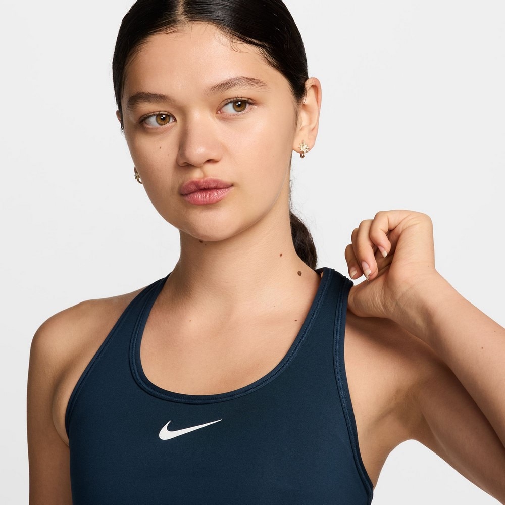 ナイキ（NIKE）（レディース）スポーツブラ スウッシュ ミディアムサポート DX6822-478
